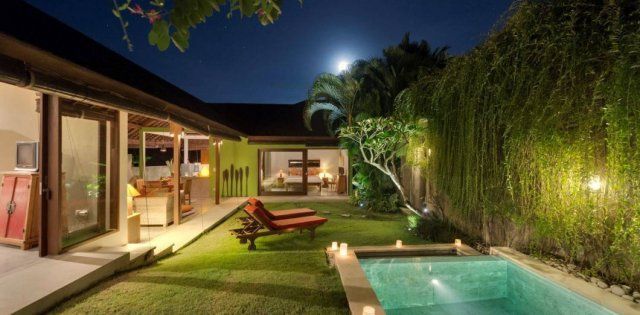 Villa Paloma Guest Pavilion, Garden at night